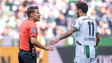 Felix Brych pfeift wieder in der Fußball-Bundesliga. 