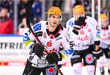 Felix Scheel freute sich über drei Treffer bei den Iserlohn Roosters.