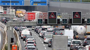 Ferienverkehr sorgt für volle Straßen im Norden. (Archivbild)