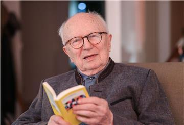 Fernsehjournalist Friedrich Nowottny wird 95 Jahre alt - und sorgt sich um die Zukunft.