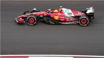 Ferrari-Fahrer Lewis Hamilton auf der Strecke in China.