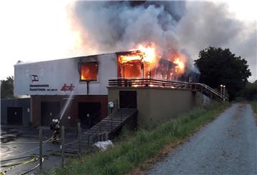 Feuer auf dem Gelände des Rudervereins an der Geeste.
