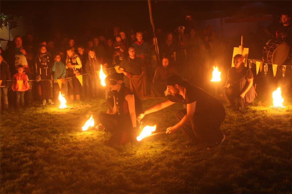 Feuershow. Herbstmarkt Beverstedt. Foto: Rendelsmann