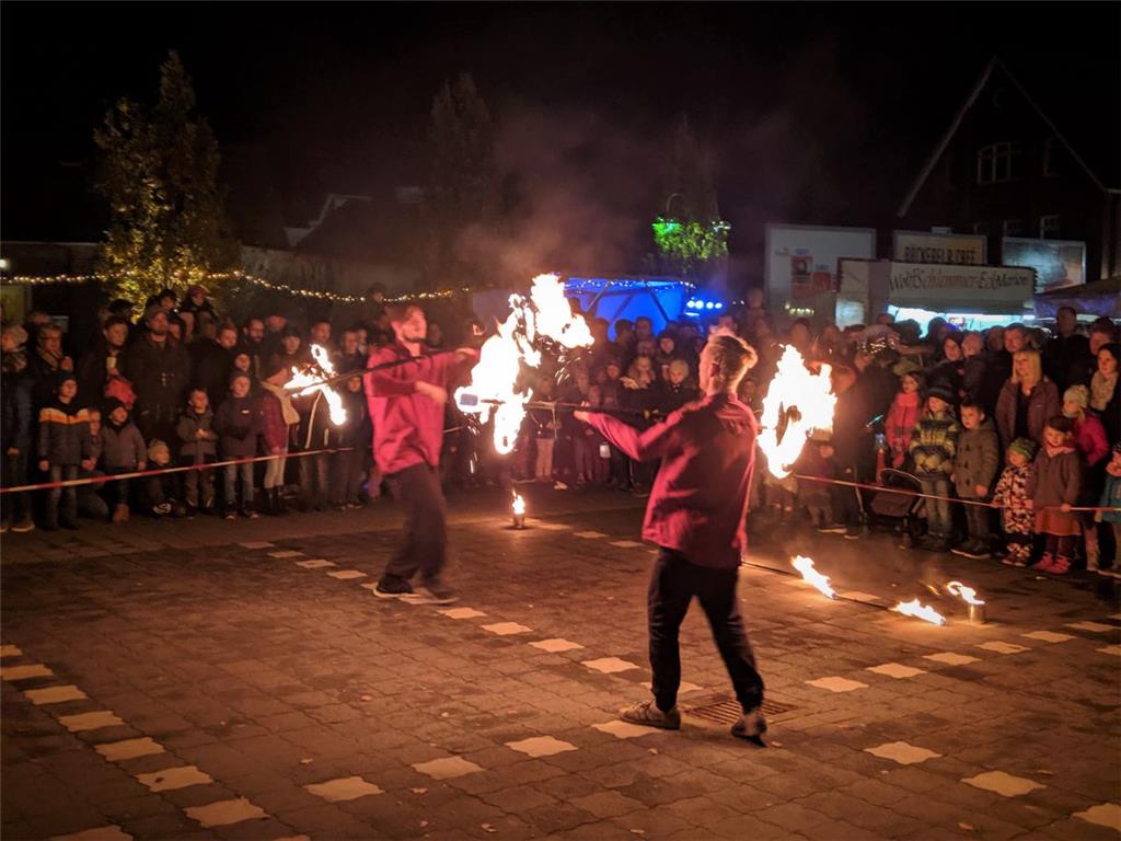 Feuershow. Lichterfest in Beverstedt. Foto: Heins