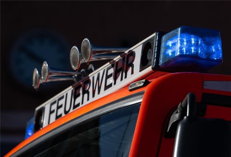 Feuerwehrtaucher finden Leiche nach Hinweis von Badegästen.