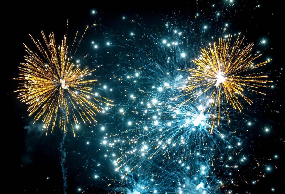 Feuerwerksverbot in Bremen an Silvester? Debatte mit Sprengkraft für Comet Feuerwerksverbot in Bremen: CDU und FDP warnen vor wirtschaftlichen Folgen. Bis zu 3.000 Jobs konnten bei Comet in Bremerhaven betroffen sein.