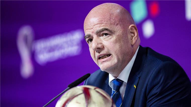 „Notfallsitzung“ und andere Probleme der Club-WM FIFA-Chef Gianni Infantino kann viele Fragen zur neuen Club-WM noch nicht beantworten.