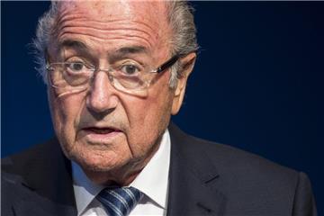 FIFA-Chef Sepp Blatter verdiente im vergangenen Jahr 3,32 Millionen Euro. Foto Leanza/dpa