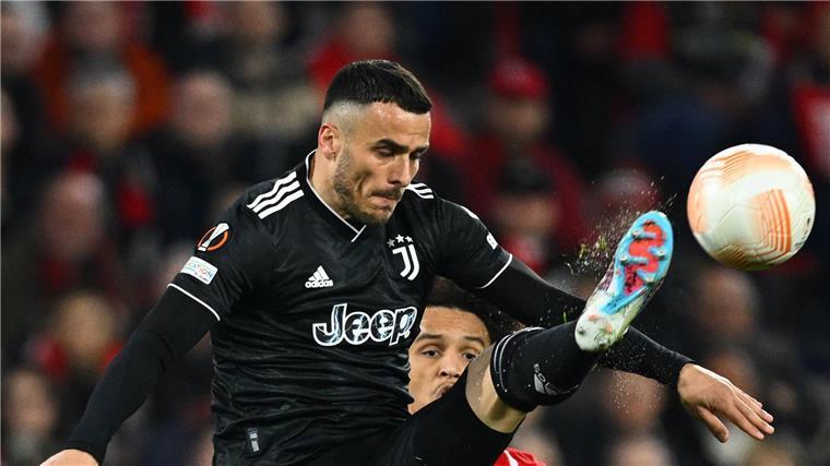 Filip Kostic versucht sein Glück nun bei Trainer José Mourinho und Fenerbahce.