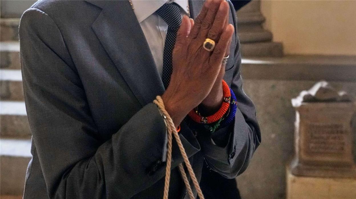 Papst Leo jetzt mit Rückennummer 14 Filmregisseur Spike Lee verlässt nach einer Audienz beim Papst den Vatikan.