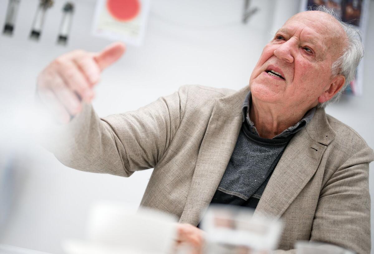 Werner Herzog: halbe Million Follower, aber kein Smartphone Filmregisseur Werner Herzog (83) hat mit seinem Instagram-Account für Aufsehen gesorgt.