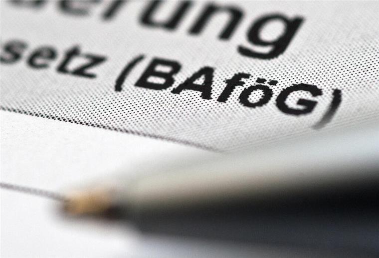 Der Schriftzug "(BAföG)" auf einem Blatt. 