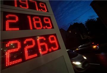 Mit unserer Live-Übersicht finden Münchener Autofahrer immer die günstigste Tankstelle für Super E5, E10 oder Diesel in ihrer Nähe.