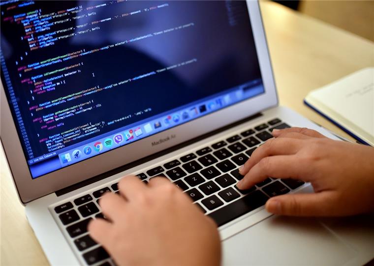 Polizei warnt vor gefälschten Mails: Statt Update wird Trojaner installiert "Finger weg von Phishing-Mails": Die Polizei Rotenburg und das Landeskriminalamt Hannover warnen vor einer neuen Masche von Internetbetrügern.