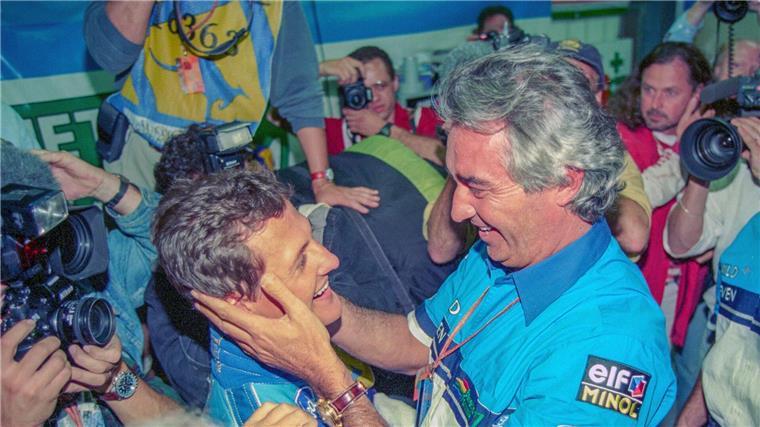Flavio Briatore (r) war Teamchef, als Michael Schumacher erstmals Weltmeister wurde.