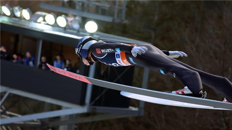 Skispringer bei Heimspiel chancenlos - Zajc gewinnt Fliegen im Allgäu: Olympiasieger Andreas Wellinger.