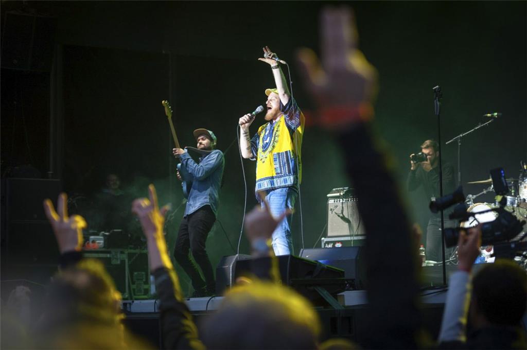 Flo Mega macht Stimmung vor dem Auftritt von Jan Delay. Foto: Masorat