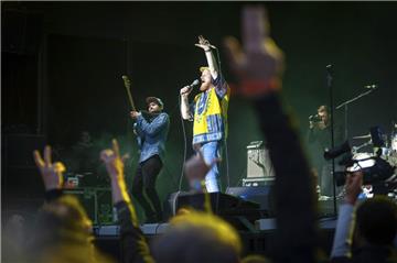 Flo Mega macht Stimmung vor dem Auftritt von Jan Delay. Foto: Masorat