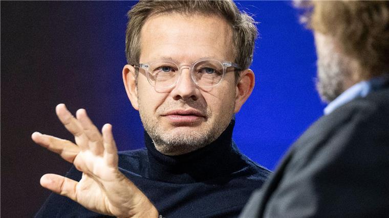 Florian Illies geht mit Caspar David Friedrich auf eine Reise durch die Zeit.