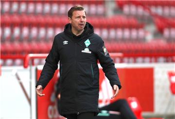 Florian Kohfeldt muss um seinen Job bei Werder Bremen zittern.