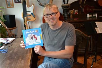 Florian Müller aus Hepstedt bringt sein neues musikalisches Bilderbuch „Max und Martin“ heraus.
