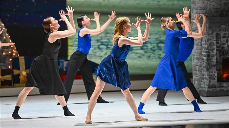 Zuckersüße Zauberei: Bremerhavens Nussknacker-Ballett erntet Ovationen Flott, fantasievoll und schnippisch: Der Nussknacker hat Premiere im Stadttheater.