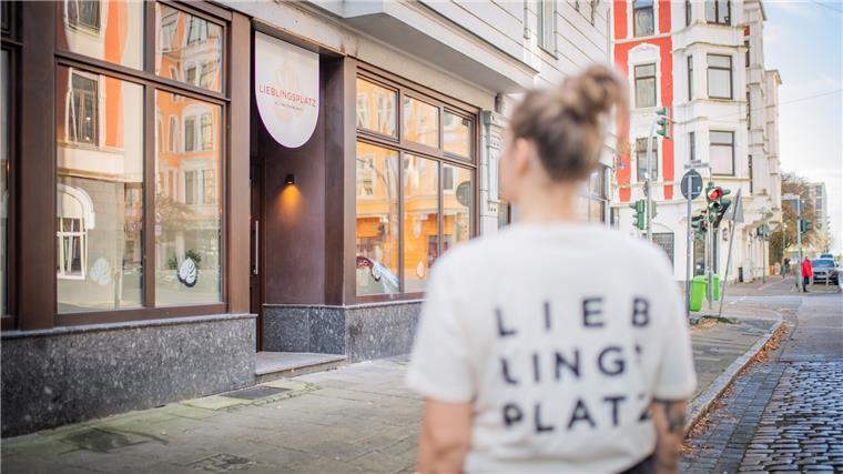 Blick aufs Café