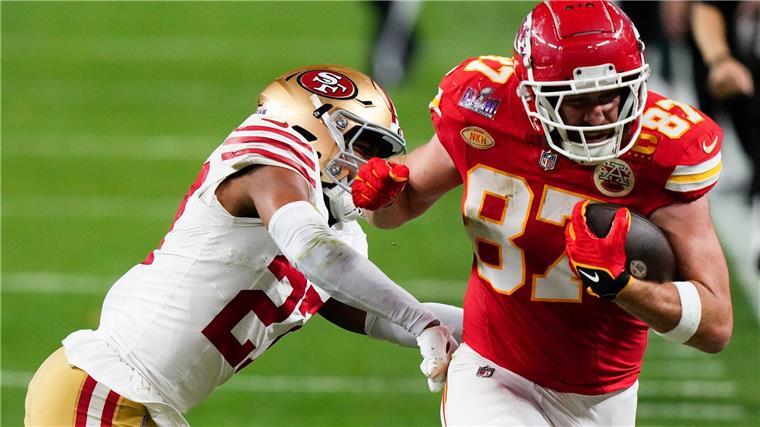 Football spielen und über Football sprechen ist noch immer die Lieblingsbeschäftigung von Travis Kelce. 
