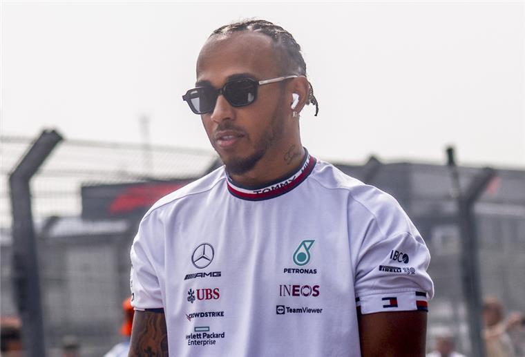 Lewis Hamilton aus Großbritannien vom Team Mercedes