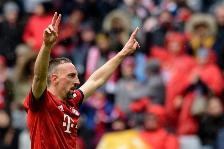 Bayern München erfüllt gegen Hannover nur seine Pflicht Franck Ribery vom FC Bayern München jubelt über seinen Treffer zum 3:1.