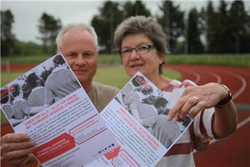 Frank Bretschneider und Sabine Kirchner suchen einen geeigneten Knochenmarkspender für eine erkrankte Sportlerin. Am 27. Mai und am 30. Juni können sich Menschen zwischen 17 und 55 Jahren in Nordholz für die Deutsche Knochenmarkspenderdateiregistrieren lassen.