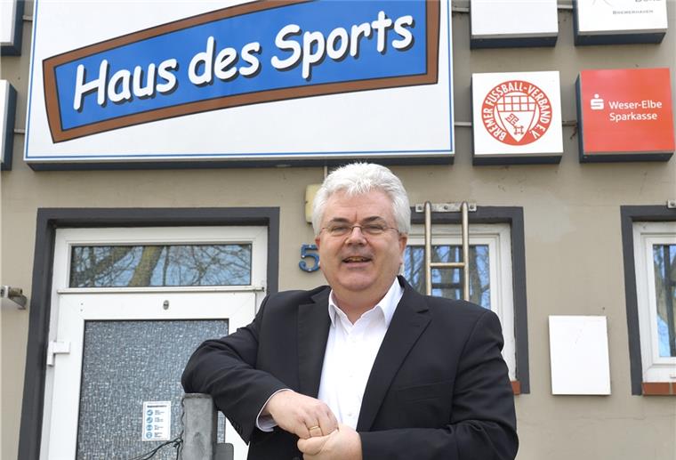 Schildt gibt Leitung des Stadtsportbundes ab Frank Schildt steht vor dem „Haus des Sports“ in der Pestalozzistraße.