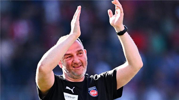 Frank Schmidt: „Mit 60 bin ich kein Trainer mehr“ Frank Schmidt, Trainer des 1. FC Heidenheim, will mit 60 kein Fußballtrainer mehr sein.