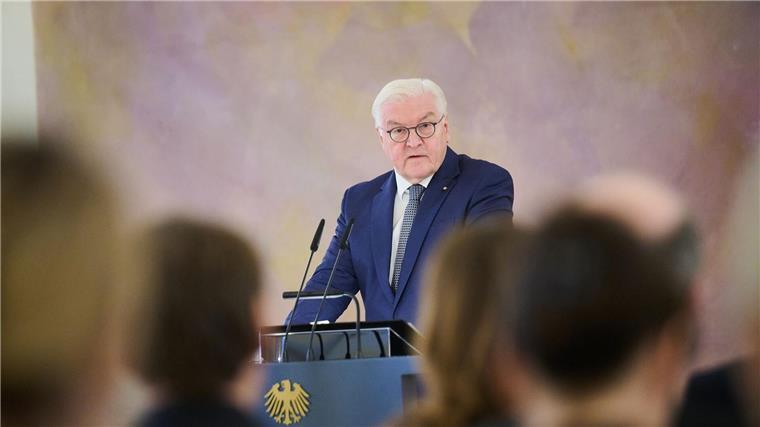 Frank-Walter Steinmeier, Bundespräsident, spricht bei einem Termin.
