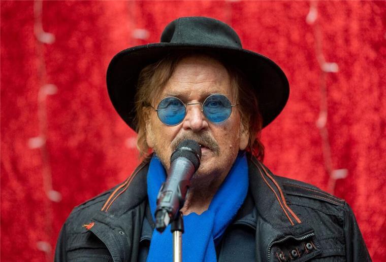 Frank Zander wird bald operiert - hat aber Lust auf Bier Frank Zander wird im Januar operiert - bis dahin trinkt er auch schon mal ein Bier.