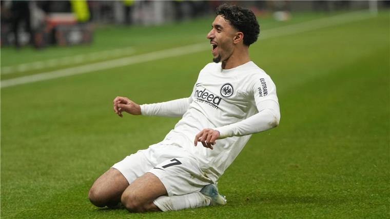 Traumtor von Marmoush: Frankfurt besiegt Slavia Prag Frankfurts Omar Marmoush erzielte gegen Slavia Prag das 1:0.