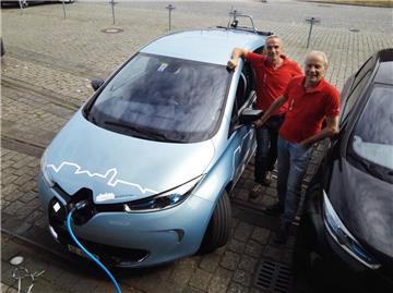Franz Blum und Franz Siedler (von links) sind mit dem Autozug aus Luzern in der ...