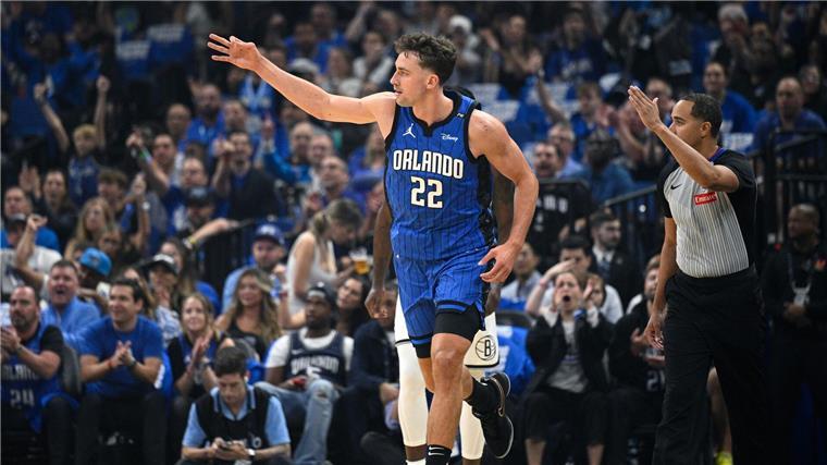 Wagner-Brüder überragen beim Magic-Sieg gegen Schröder Franz Wagner (22) überragte für die Orlando Magic gegen die Brooklyn Nets als bester Werfer der Partie mit 29 Punkten.
