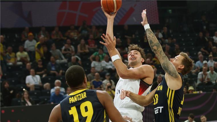 Eis, Sauna, Rotlicht: Basketballer bereit für Litauen Franz Wagner attackierte regelmäßig den Korb.