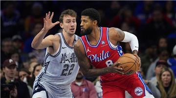 Franz Wagner (l.) und die Orlando Magic unterlagen Paul Georges Philadelphia 76ers nach einem schwachen zweiten Viertel.
