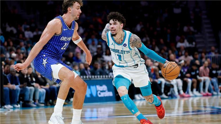 Niederlagen-Serie der Magic in NBA vorbei Franz Wagner (links) und die Magic beendeten ihre Negativserie.