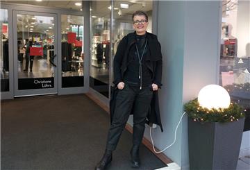 Frau Lührs, stellvertretende Vorsitzende des City Skipper Bremerhaven e.V. 