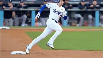 Freddie Freeman von den Los Angeles Dodgers gelang der erste „Walk-off Grand Slam“ der Geschichte der World Series.
