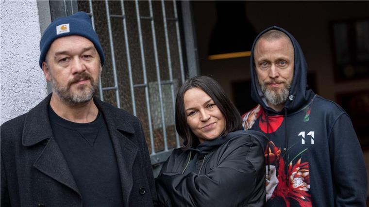 Electro-Pop-Band Grossstadtgeflüster mit neuem Album Frei sein, unabhängig sein - Raphael Schalz (l-r), Jen Bender und Chriz Falk sind Grossstadtgeflüster.