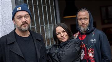 Frei sein, unabhängig sein - Raphael Schalz (l-r), Jen Bender und Chriz Falk sind Grossstadtgeflüster.