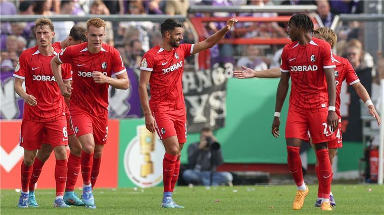 4:0 in Osnabrück: Neuer Freiburg-Trainer startet erfolgreich Freiburger Jubel in Osnabrück