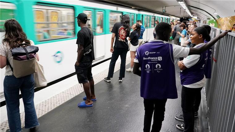 Freie Plätze statt Gedränge gibt es zu Olympia in den Pariser Metros.