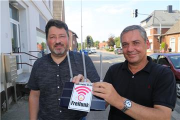 Freifunk in Hagen ist eine Erfolgsgeschichte: Ralf Appel (links) und Andreas Klimek haben sich dafür eingesetzt.