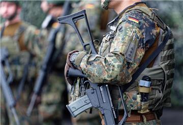 Ein Soldat der Bundeswehr.  Freiwilliger Einsatz mit Wirkung: Auch Wehrdienst zählt zur Rentenzeit.