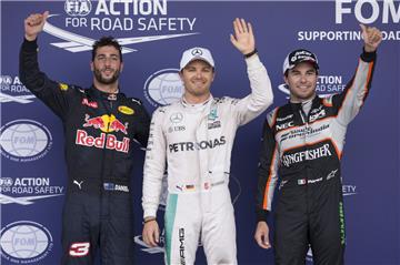 Freuen sich auf das morgige Rennen:  Nico Rosberg  (Mitte), Daniel Ricciardo (links) und  Sergio Perez.